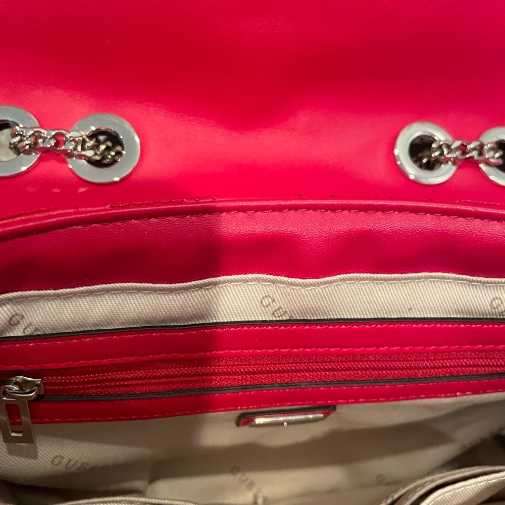 NWOT Red Crossbody/Shoulder Mini Bag with Quilted Texture and Chain Straps - Picture 6 of 12